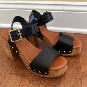 Candie's Black Deborah Platform Sandal in Size 8
